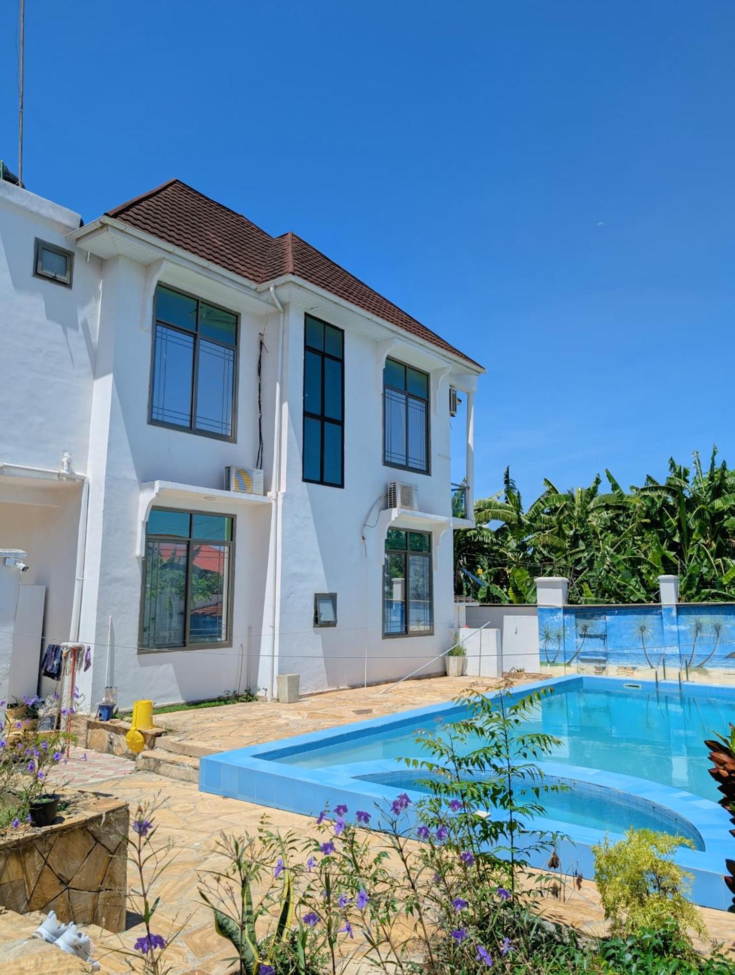 Villa Mbweni